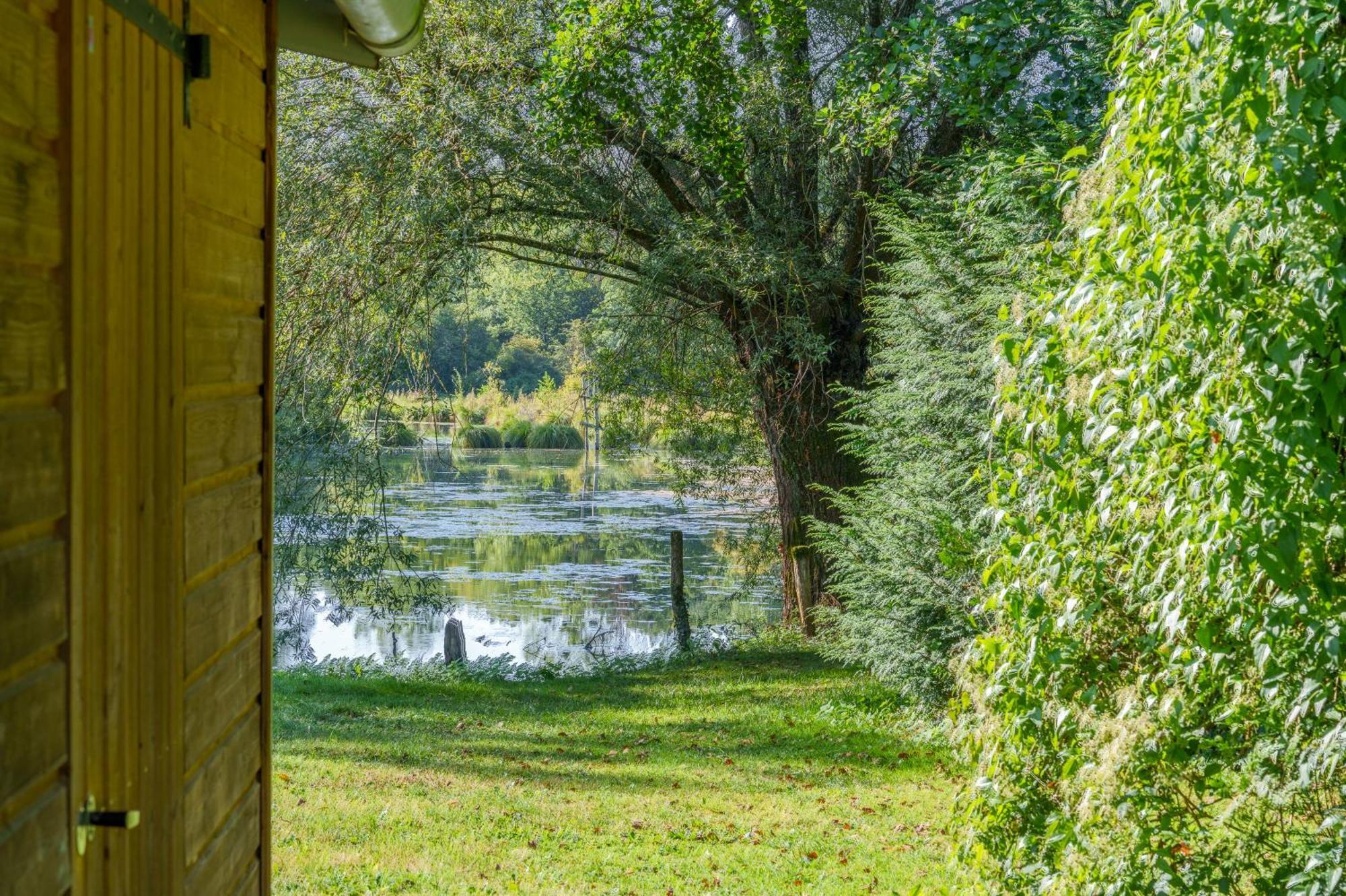 La Cabane Du Pont Du Douet Mazières-de-Touraine Buitenkant foto